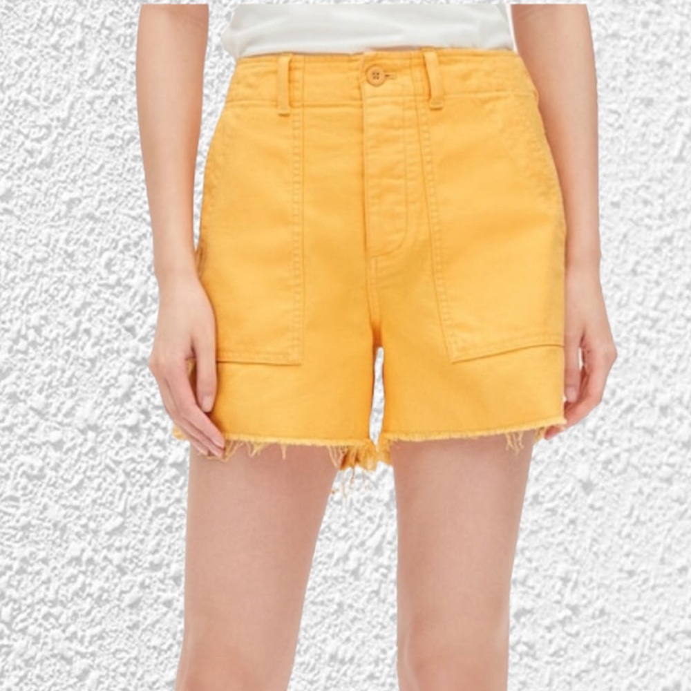 GAP Yellow Utility Short Size 8